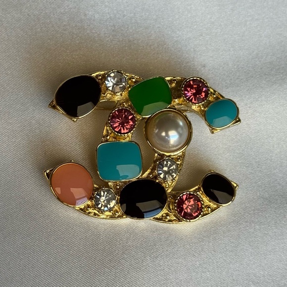 Elegant Designer Brooch with Jewel Tones - Picture 5 of 6